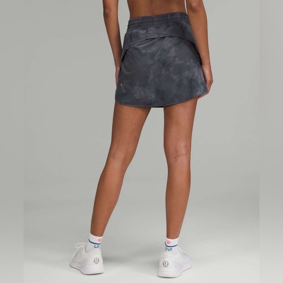 Lululemon Hotty Hot High-Rise Skirt Size: 2 - Picture 2 of 16